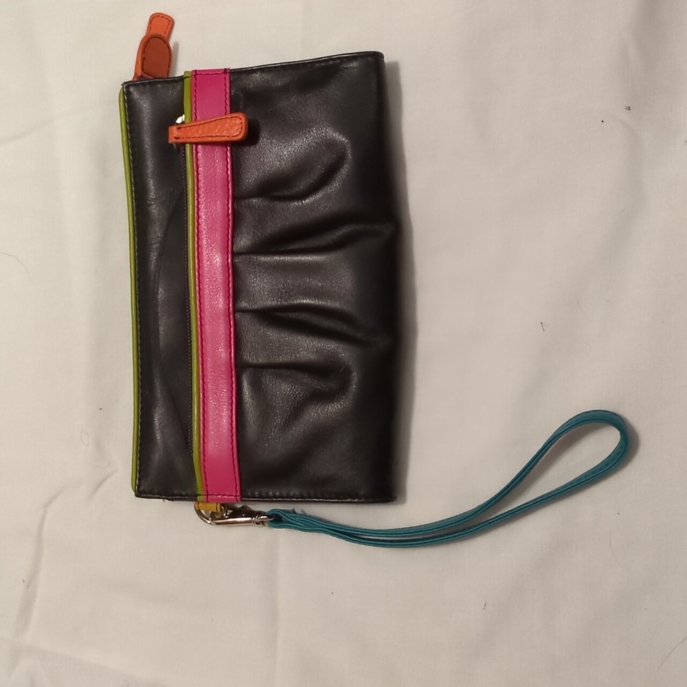 ili wristlet